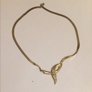 Necklace and earring set